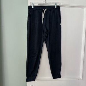 Vuori Vuori Performance joggers in EUC in a gorgeous blue color!